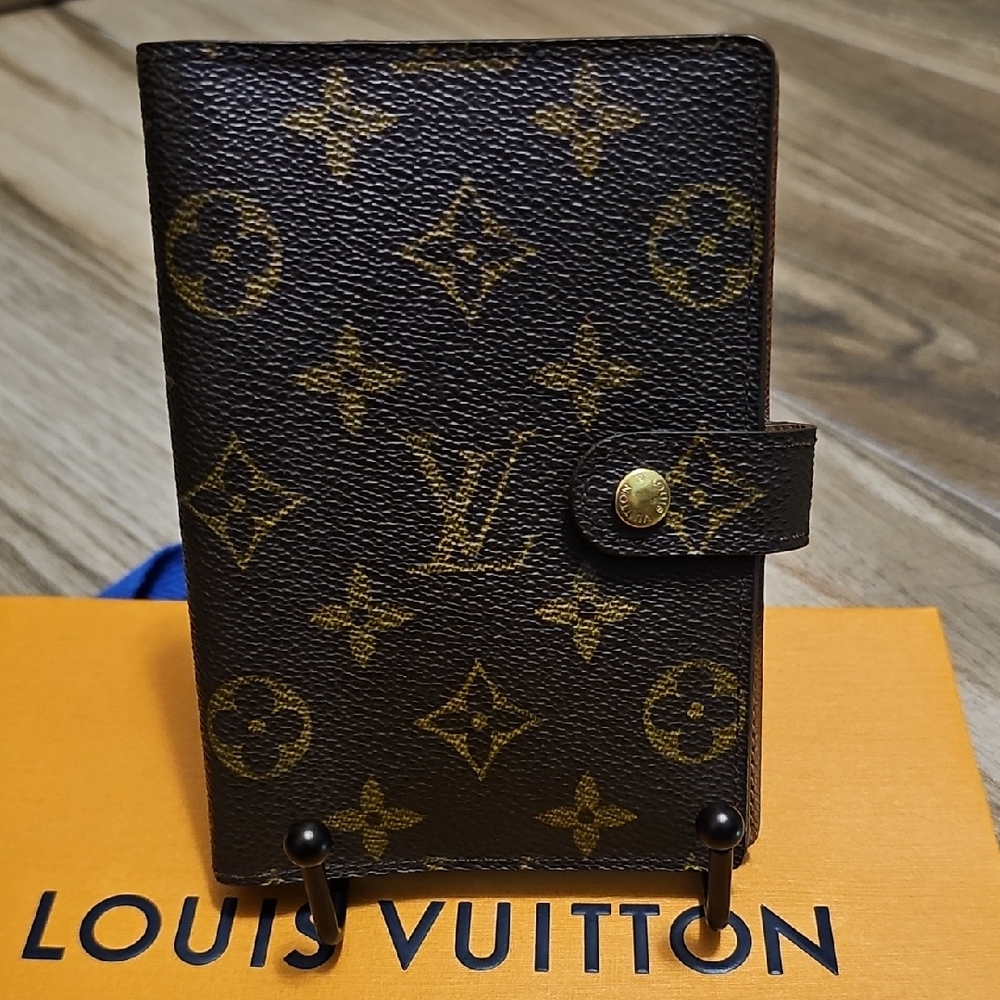 LV PM Monogram Agenda Notebook Cover Ring Wallet | EUC